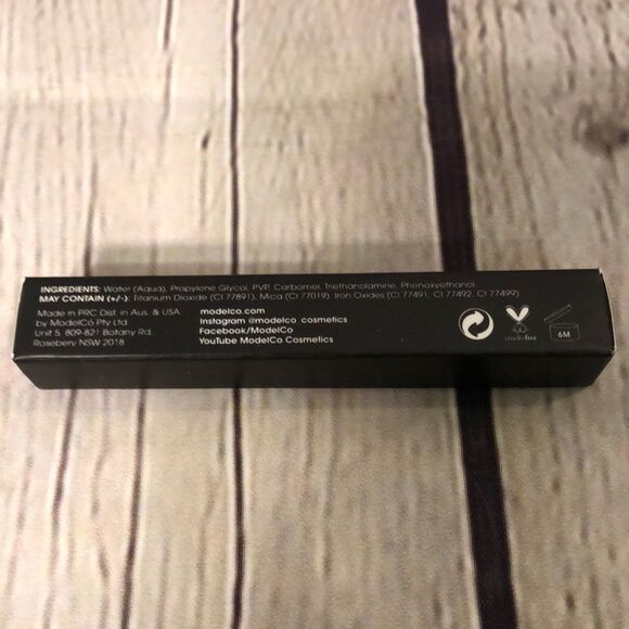 Model Co Eyelites Metallic Eyeshadow St Barts New in Box - Picture 6 of 10